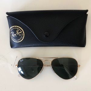 classic gold rimmed ray ban aviators